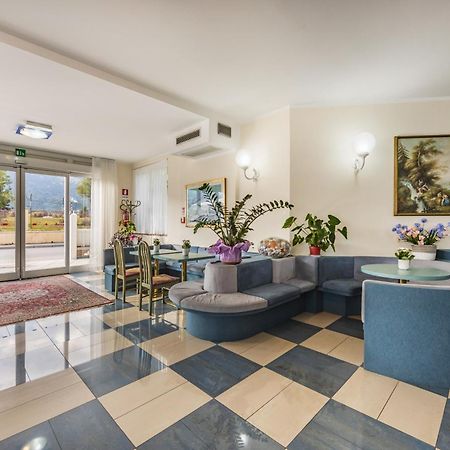 Aviano Palace Hotel Bagian luar foto