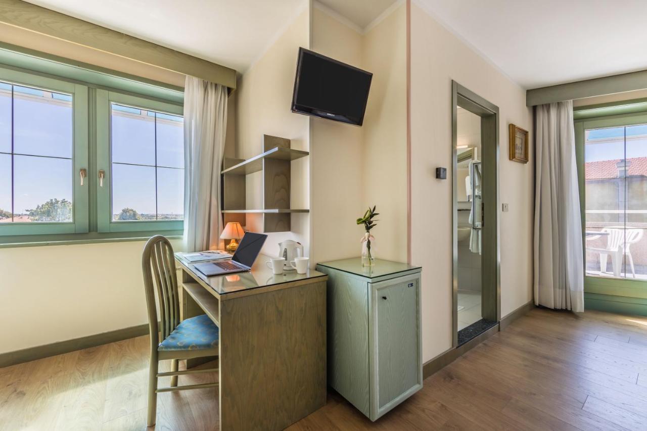 Aviano Palace Hotel Bagian luar foto