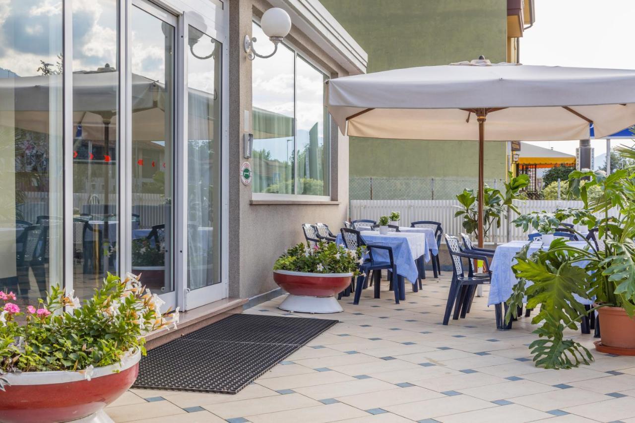 Aviano Palace Hotel Bagian luar foto