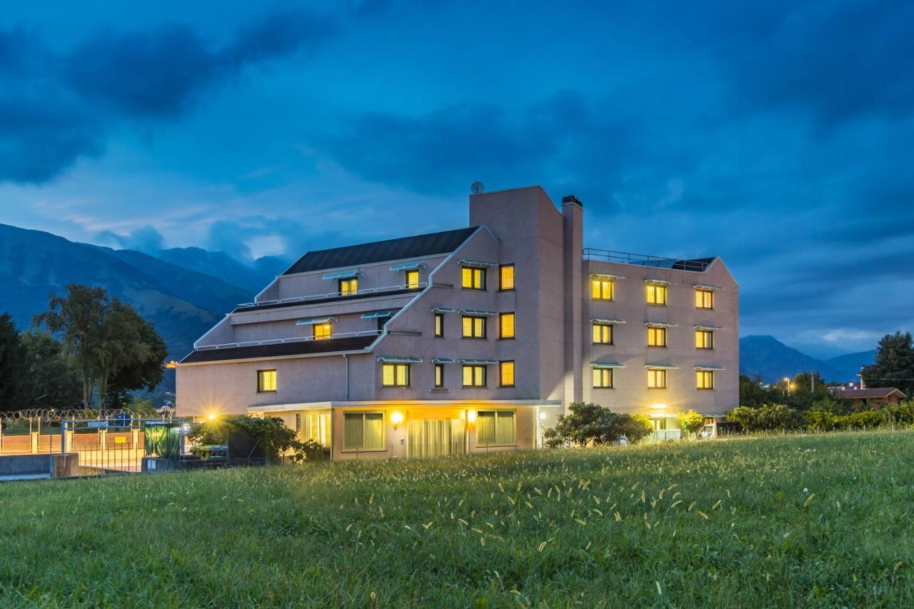 Aviano Palace Hotel Bagian luar foto