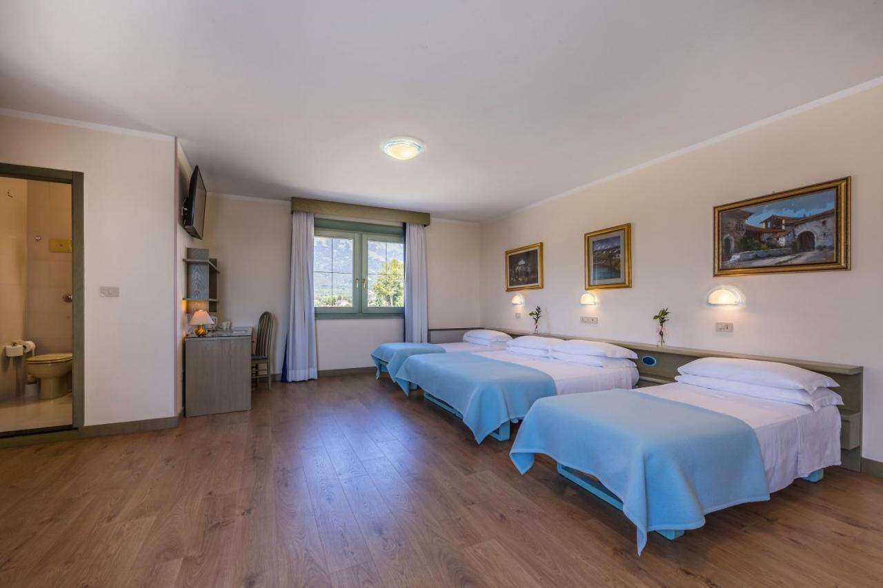 Aviano Palace Hotel Bagian luar foto