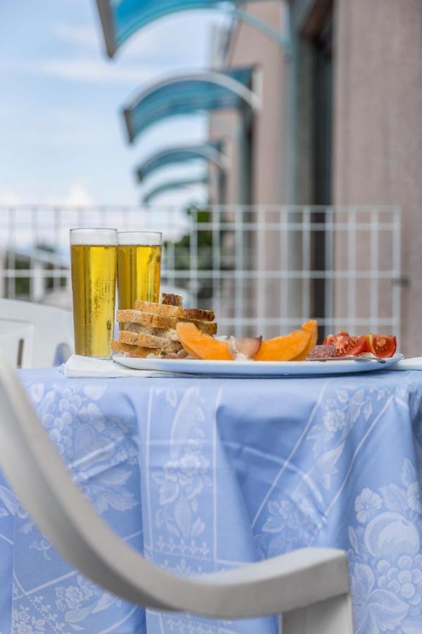 Aviano Palace Hotel Bagian luar foto