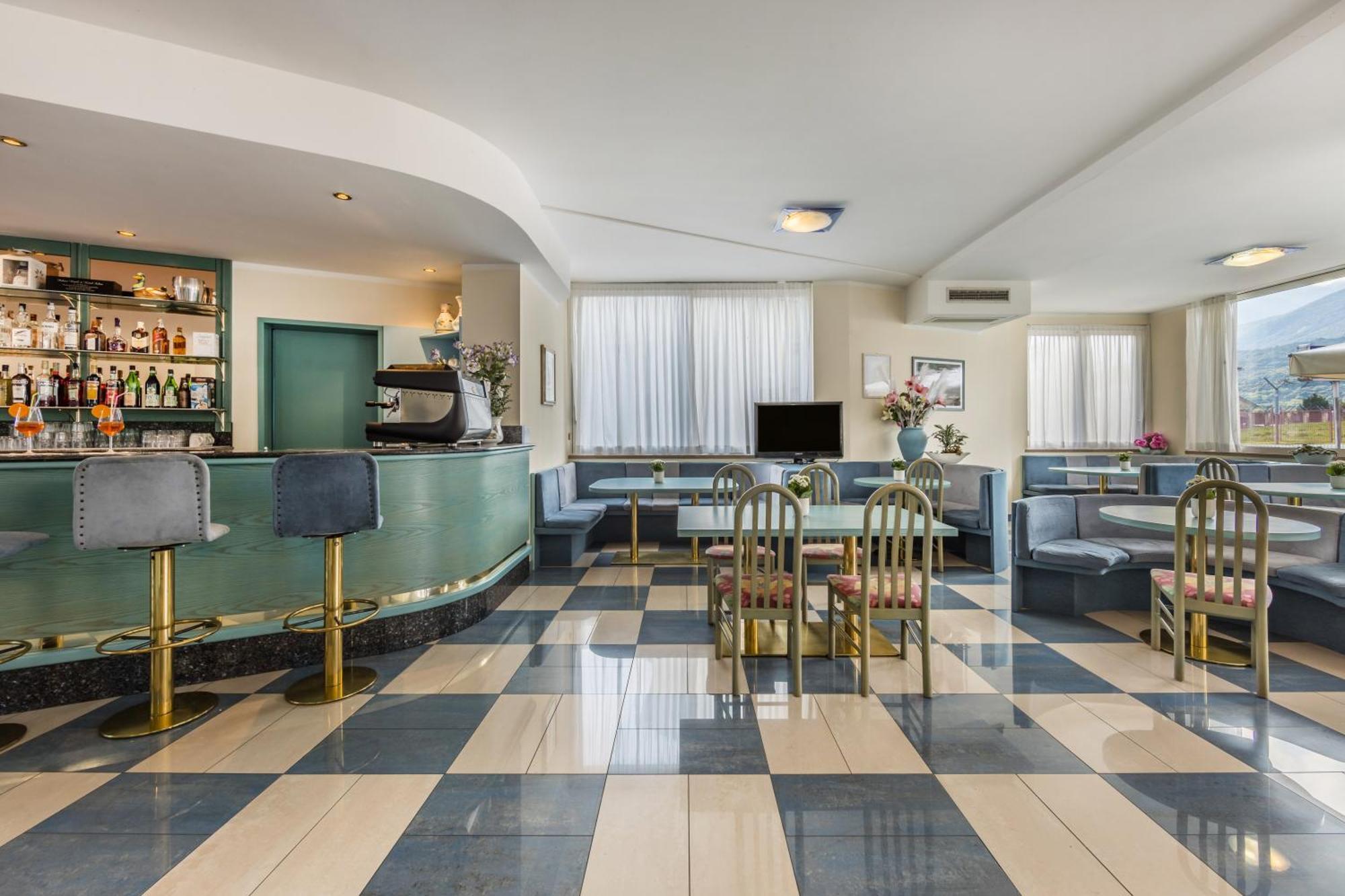 Aviano Palace Hotel Bagian luar foto
